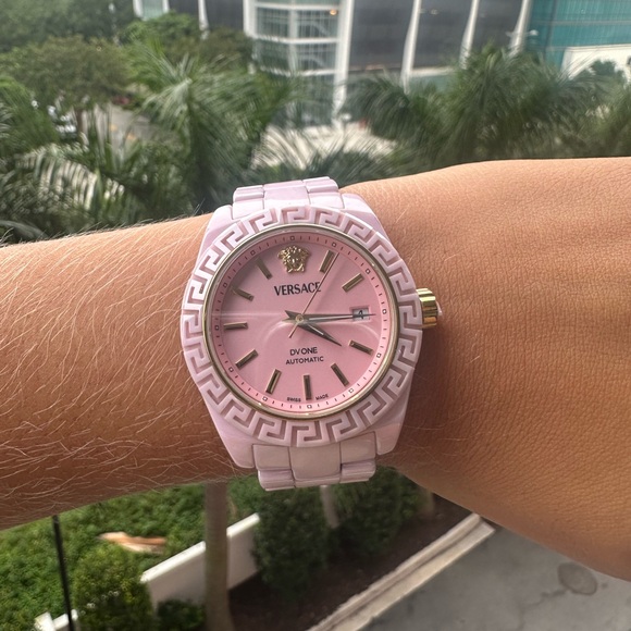 SELL MY AUTOMATIC VERSACE WATCH - Picture 3 of 5